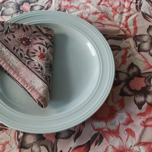 Rotonda tablecloth with 6 napkins like new