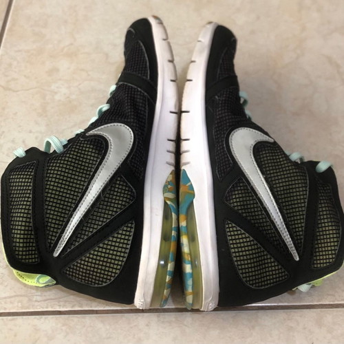 Nike athletic shoes like new, women's size 40