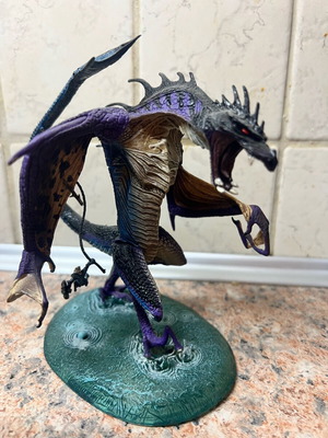 Wyvern miniature like new, painted with custom base