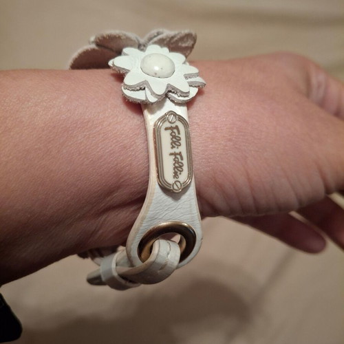 Folli Follie leather bracelet like new, white with flowers