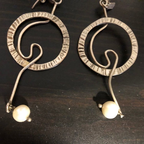 Handmade silver earrings like new with pearl