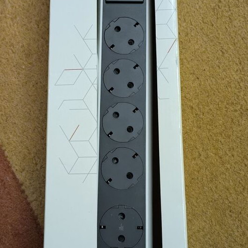 Legrand power strip 5 sockets with switch and child safety new