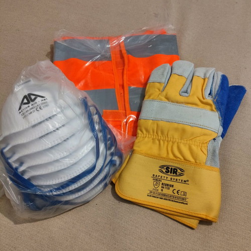 Work set with safety vest, gloves and 10 FFP2 masks new