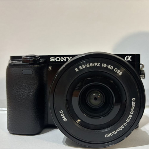 Sony a6000 camera body like new