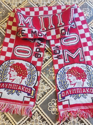 Olympiakos collectible scarf used with classic red-white checkered pattern
