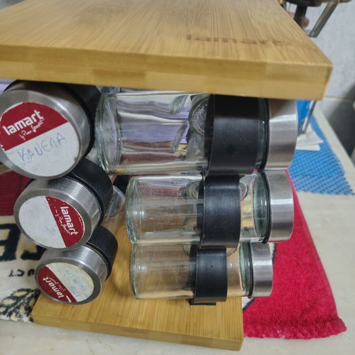 Spice stand like new with jars and wooden decoration