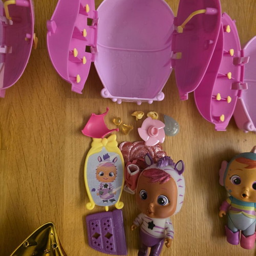 Cry Babies 6 Sets With Houses and Accessories Like New
