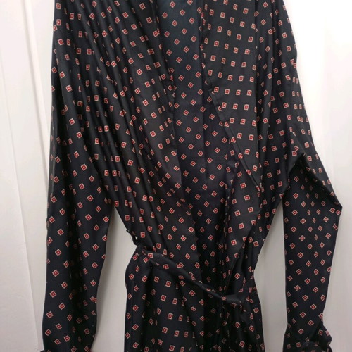 Women's robe like new, one size, black and blue