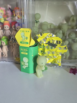 Smiski At Work Series Approving figure new in box