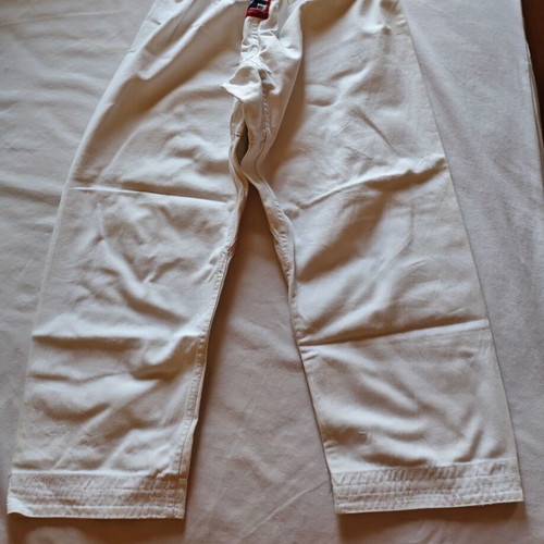 Taekwondo KWON Dobok size 130 like new, kids martial arts uniform