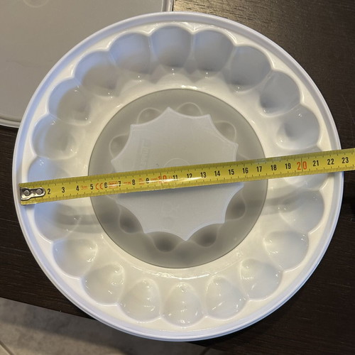 Dessert mold like new by Tupperware