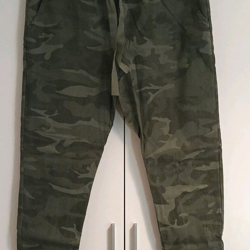 Women's pants khaki camouflage size L-XL, like new
