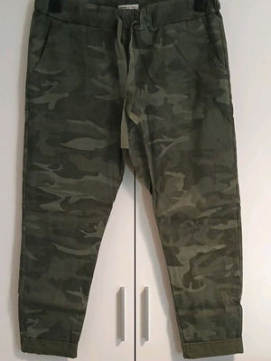 Women's pants khaki camouflage size L-XL, like new