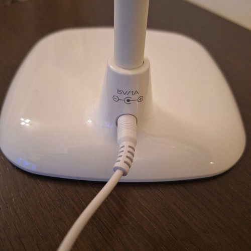 LED desk lamp like new with flexible arm and USB