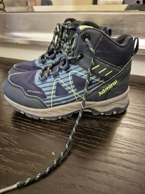 Admiral waterproof boys' boot size 32 like new blue