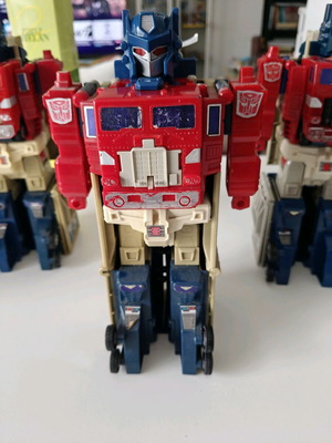 G1 Power Master Optimus Prime figure used, 2 available, missing parts
