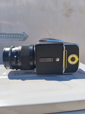 Hasselblad 500CM medium format camera set used with Carl Zeiss Sonnar 150mm and A12 back
