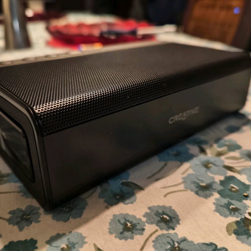 Sound Blaster Roar 2 soundbar like new