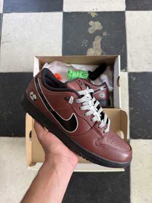 Nike Dunk SB x Limoskates sneakers, black and brown, size 42.5