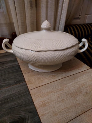 Burleigh Ironstone Staffordshire England embossed porcelain tureen like new