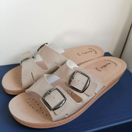 Bella Anatomic Soft slippers size 38 new, beige