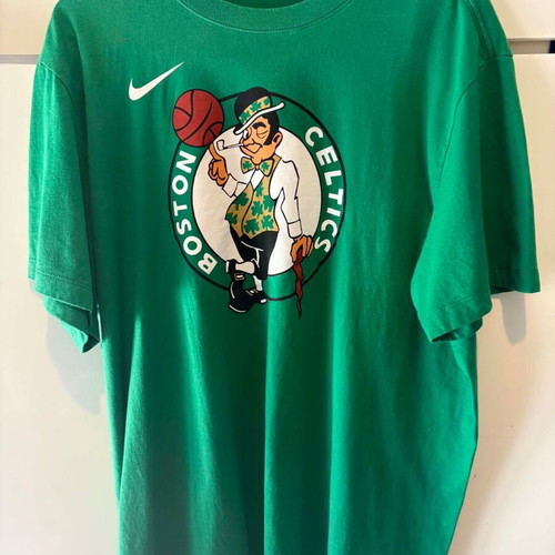 T-shirt Boston Celtics Nike size large new