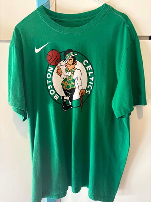 T-shirt Boston Celtics Nike size large new