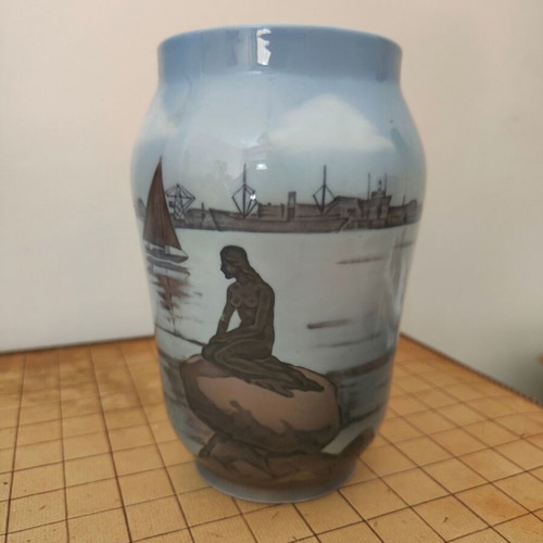 Royal Copenhagen vase #4576 The Little Mermaid Langelinie