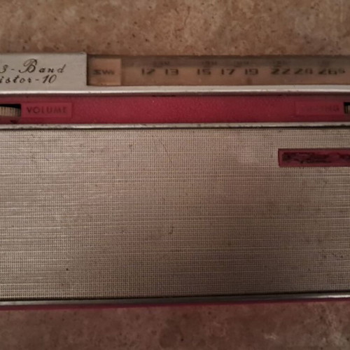 Vintage 3-Band Transistor-10 portable radio used
