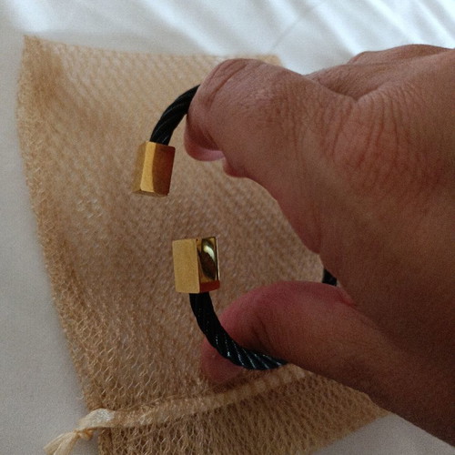 Steel bracelet black elegant and durable with adjustable diameter