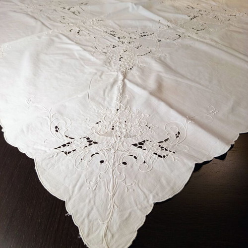 Vintage Handmade Cutwork Tablecloth white 117x117 cm like new