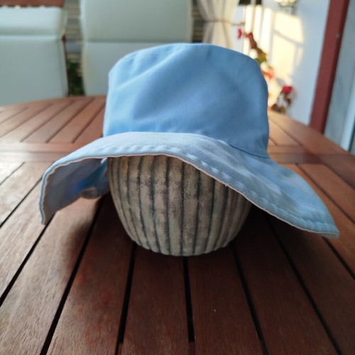 Ponytail sun hat blue, like new, size 57 by MAD HAT