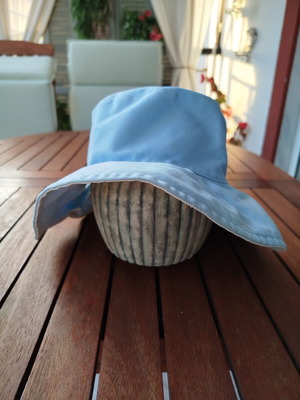 Ponytail sun hat blue, like new, size 57 by MAD HAT