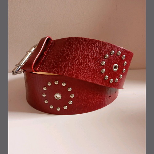 Sarah Lawrence leather belt like new, size 100, dark red