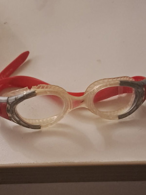 Speedo swimming goggles red like new