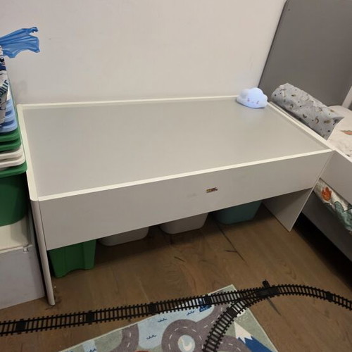 Dundra activity table by Ikea