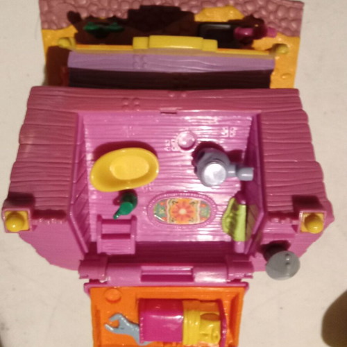 Polly Pocket like new with figures