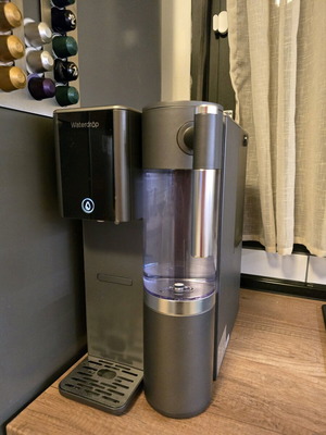 Waterdrop A2 RO Dispenser like new with hot and cold water and filter