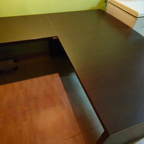 Orado Corner Desk like new, 2-piece modular design