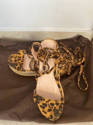 Leopard flatforms Mulanka used with straps, size 40