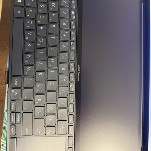 Asus Zenbook Pro 14 Duo OLED i9 laptop like new, 32GB RAM, 1TB SSD