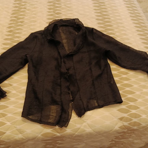 Women's jacket black light with medium sleeve like new, size L
