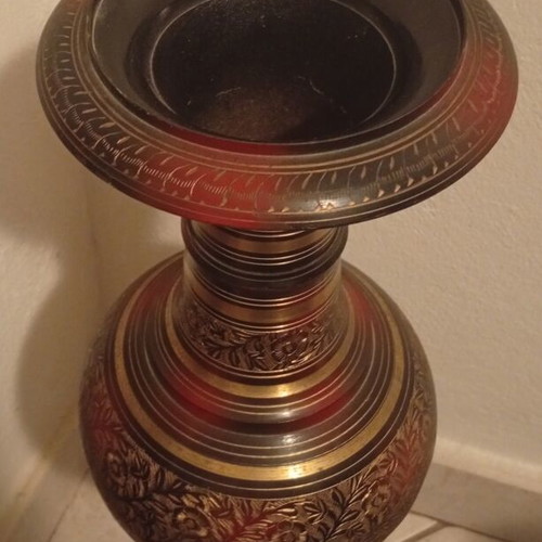 Metal Art Deco vase like new, height 0.59 m