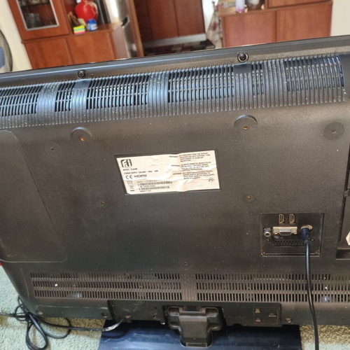 F&U FL32408 LED TV like new