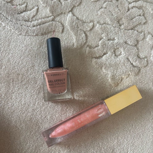 MUA Shimmer Gloss and Korres Gel Effect Nail Colour set like new