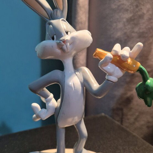 Looney Tunes Bugs Bunny collectible figure like new