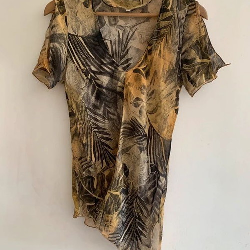 Top L used, beige and brown