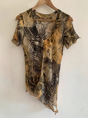 Top L used, beige and brown
