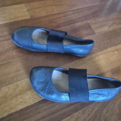 Camper black ballerinas like new, size 39