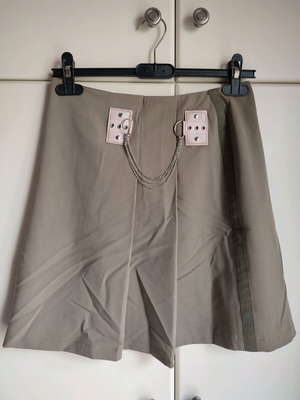 Skirt special design like new with zipper, size S